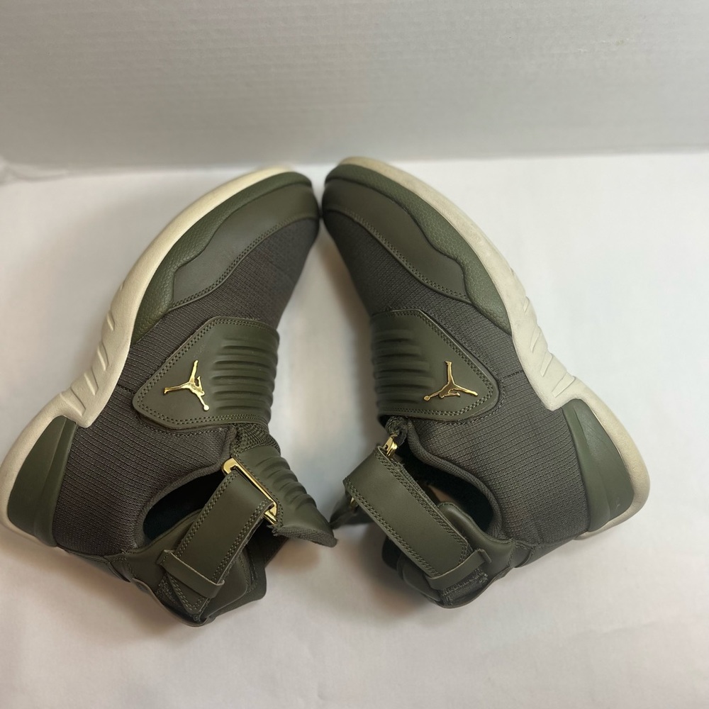 Jordan Generation 23 Medium Olive Size 9